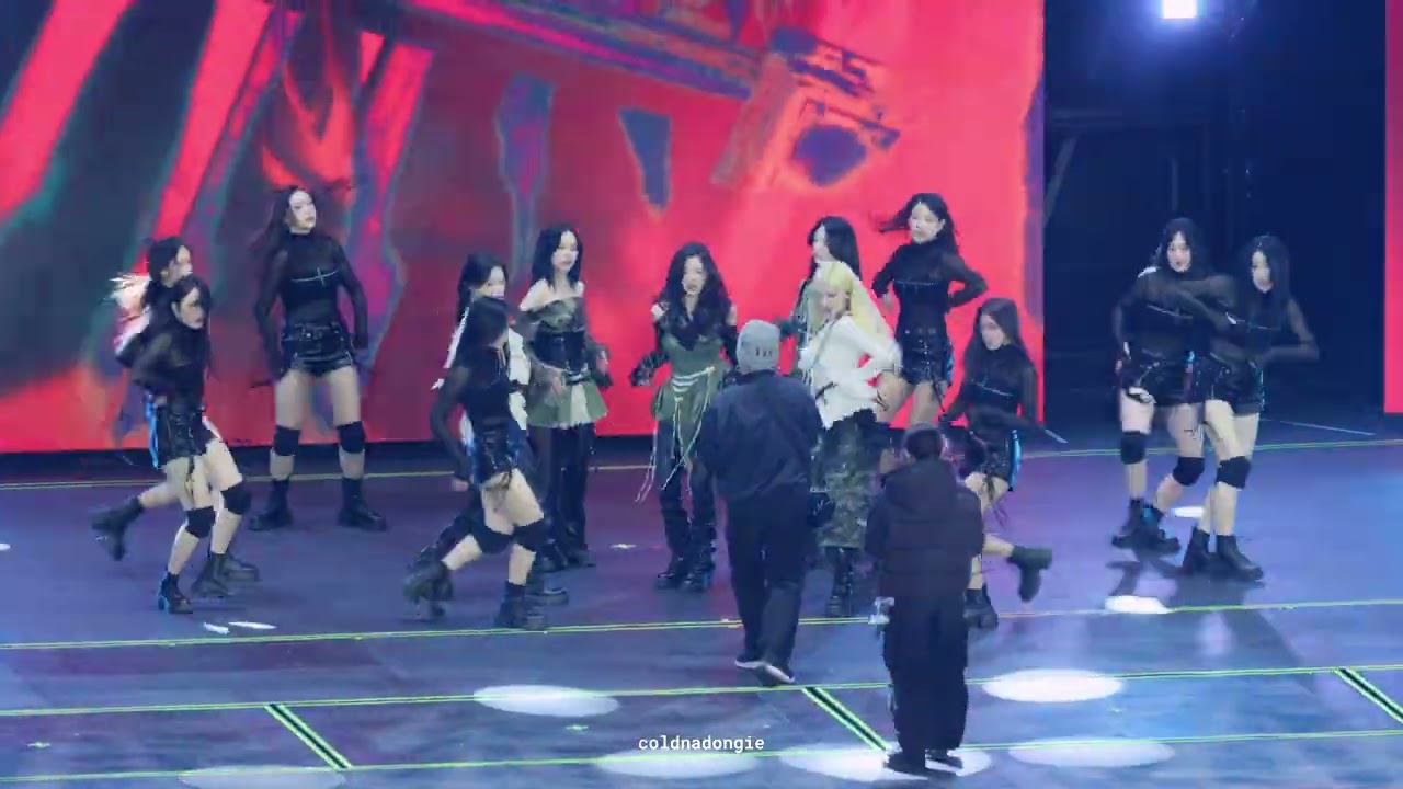 251213 ITZY 있지 TUNNEL VISION FANCAM @ 2025 MUSIC BANK GLOBAL FESTIVAL IN JAPAN