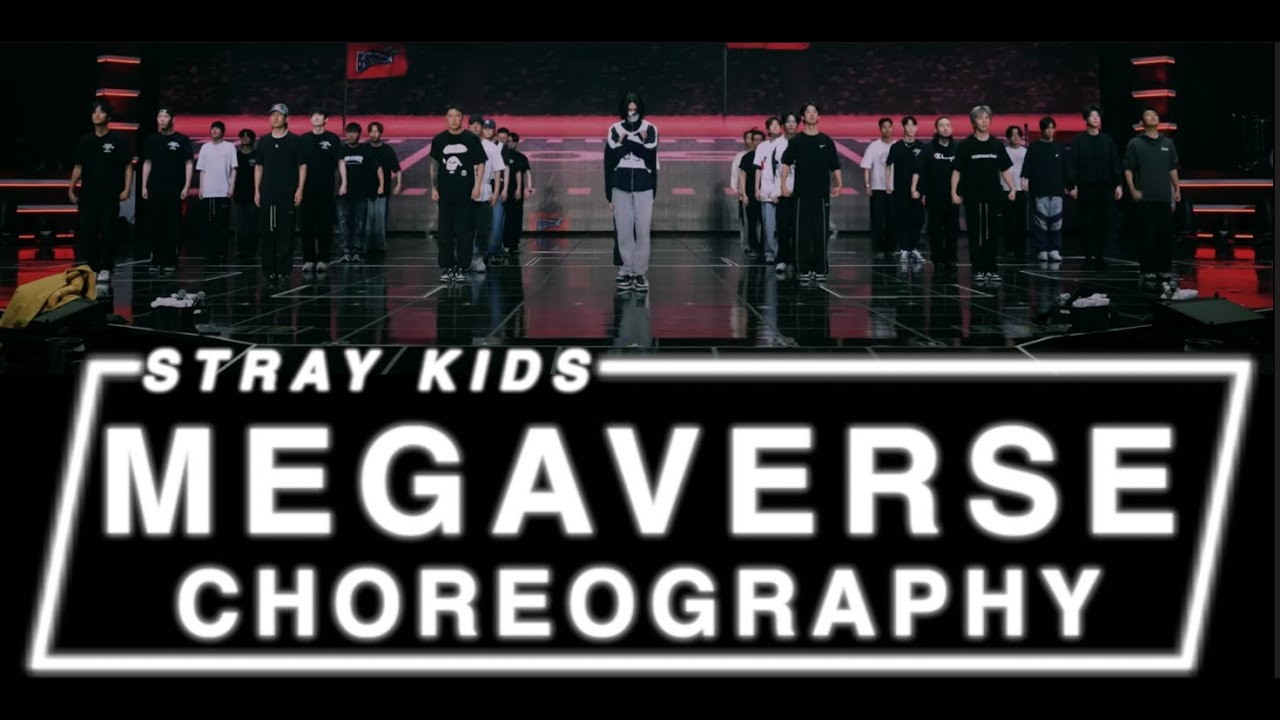 DANCE CHOREOGRAPHER REACTS - Stray Kids 