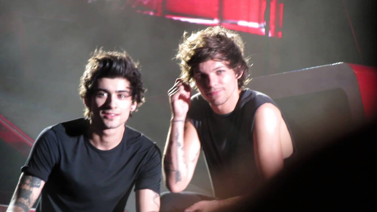 Zayn and Louis interacting with the audience at MetLife Stadium (August 5th)
