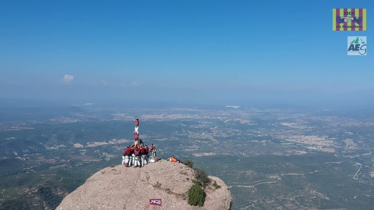 Pilar de 4 al cim del Cavall Bernat (Montserrat)