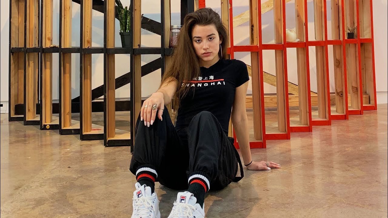 Alaina Castillo - Fake Love (Original)