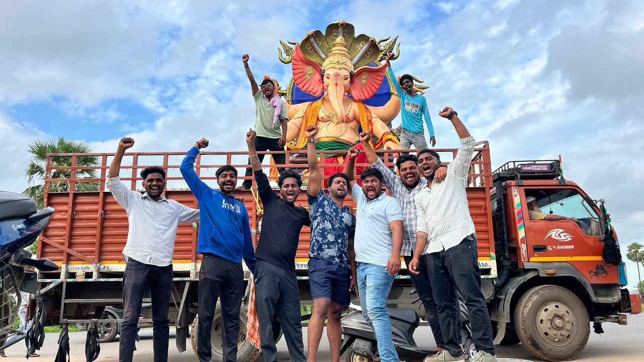 Parel Cha Maharaja Style Ganesh Transporting to Rayalaseema 2025 Big Ganesh Aagman Ganesh Chaturthi 