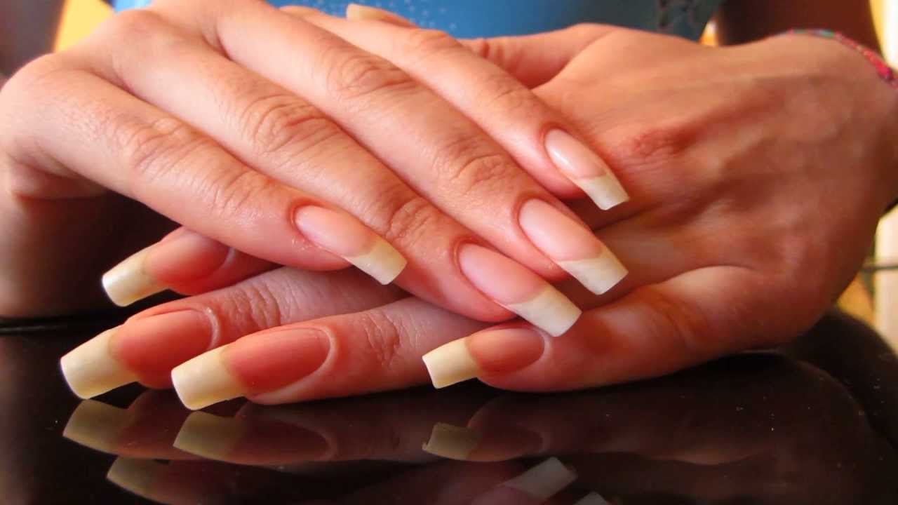 ⊕ ASMR: tapping on glass, I show you my long natural nails (without nail polish) - (video 40)
