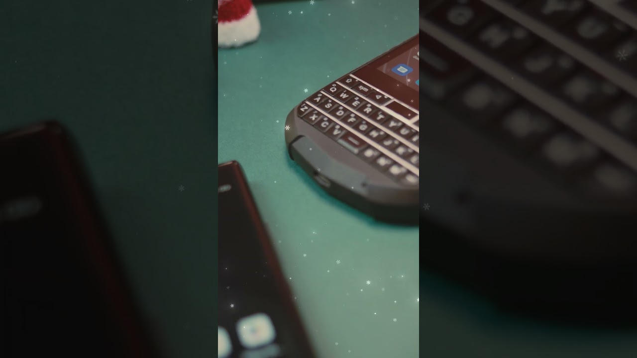 Celebrate in Style: Why Our QWERTY Keyboard Phone is the Best Gift!