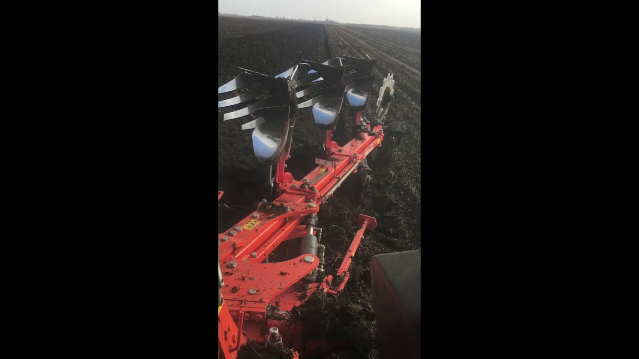 Same Laser 150 Turbo & Kubota RM3000V plowing
