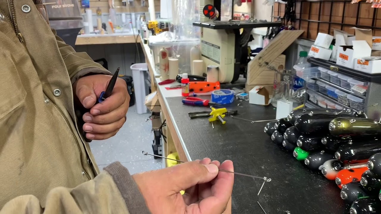 Creating a Centered Loop with Stainless Wire