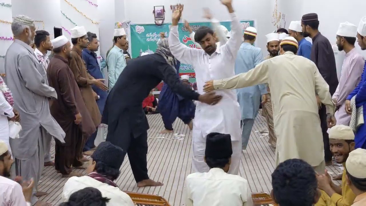 Is Bohe Dukhiyan Da km Baniya.      Qawwali.        Akhtar Anwer qawwal