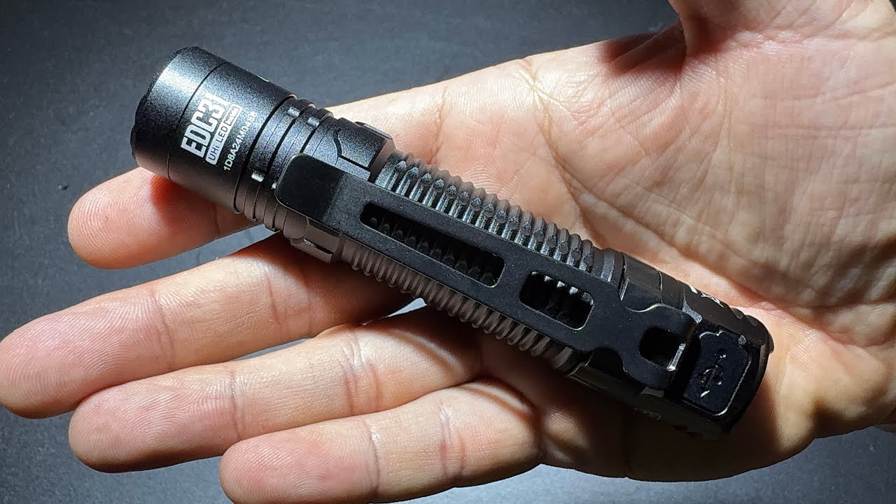 NITECORE EDC31 ย่อลง แบ็ตฝังใน เรียบง่าย และร้อนแรง