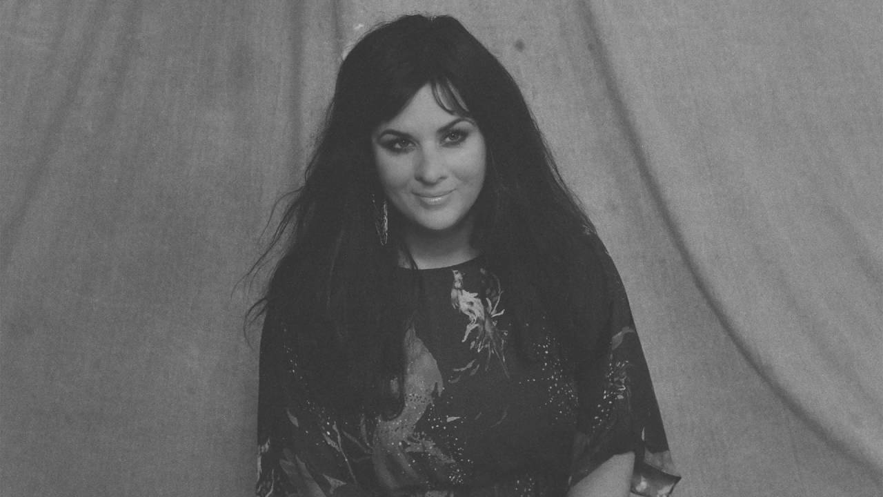 Rumer - Walk On By [Audio]
