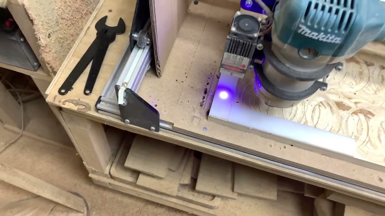 Лазерная гравировка на станке SAVINSNAME. Engraver Master. Краткий рассказ работы Engraver + и -