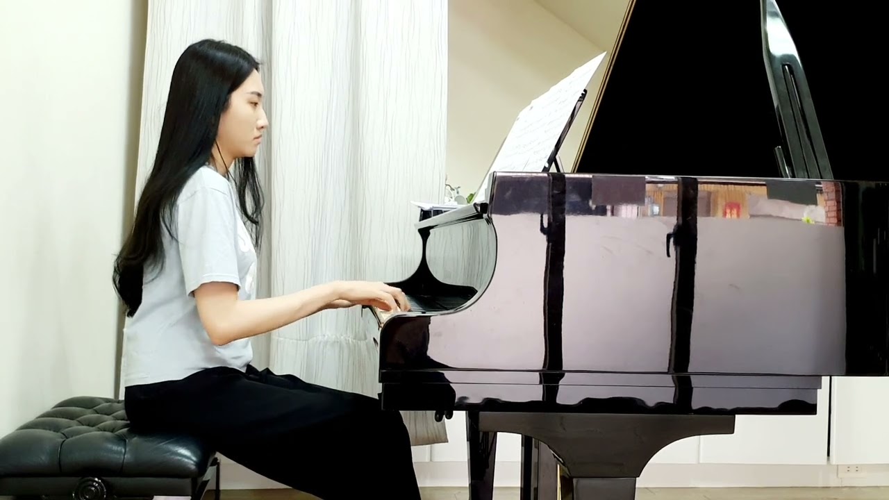 這一首曲子是日本演歌。