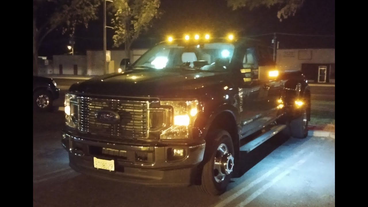 15. Builtright bracket and CB radio: 2022 Ford F350 DRW Lariat Supercab Antimatter Blue Super duty
