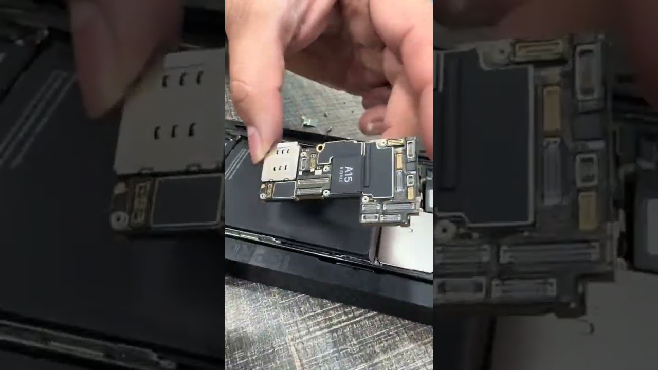 iPhone 13 Pro Max dead while charging? ️ Watch to discover the solution! #iPhoneProblems