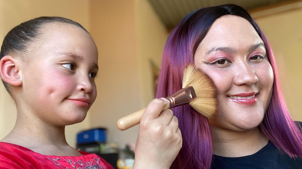 Asmr artist does her makeup for party 🥳  // Relaxing hair playing