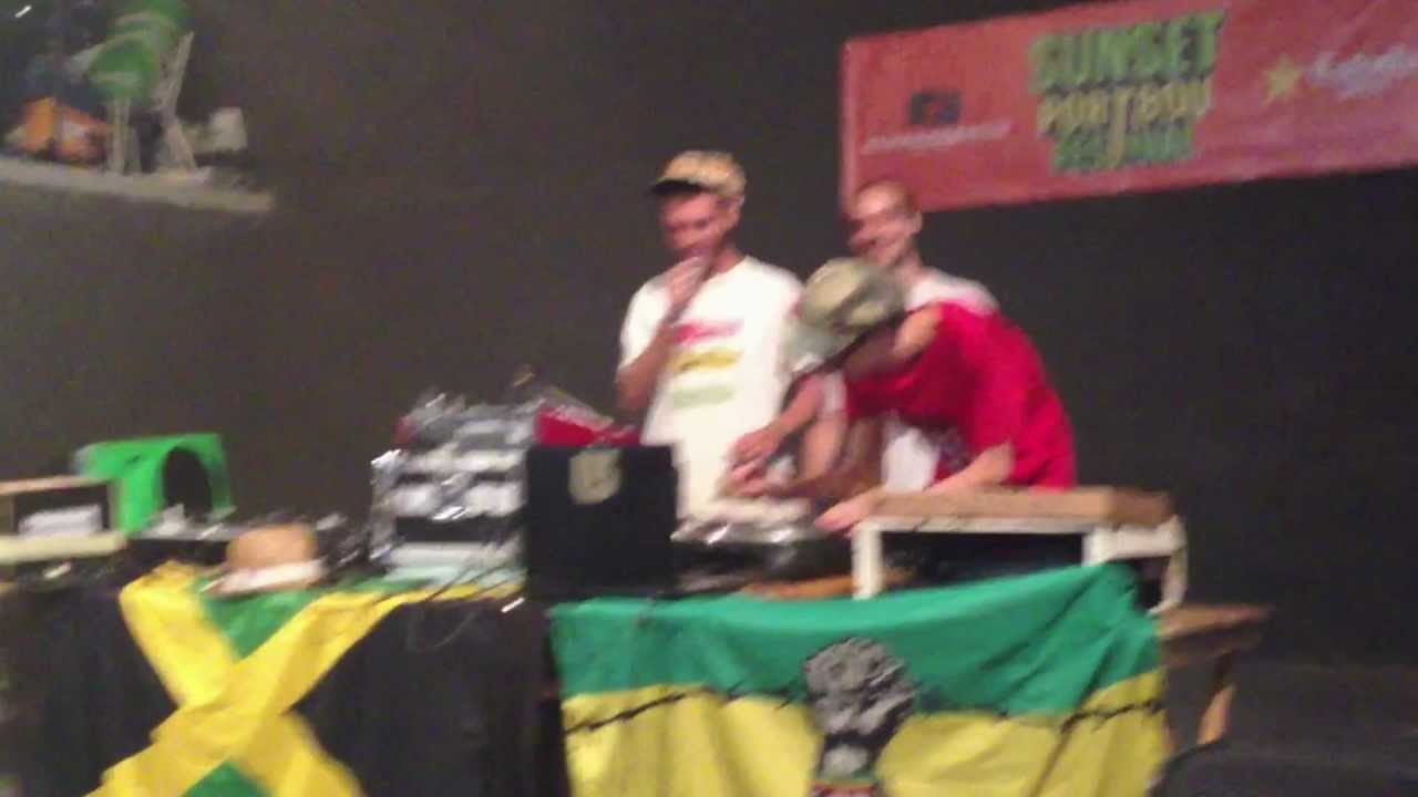 Capra Dread + U Rie + Rootsless Sound check en Port Bou Festival (Port Bou, Spain)mapuxe sound.MOV