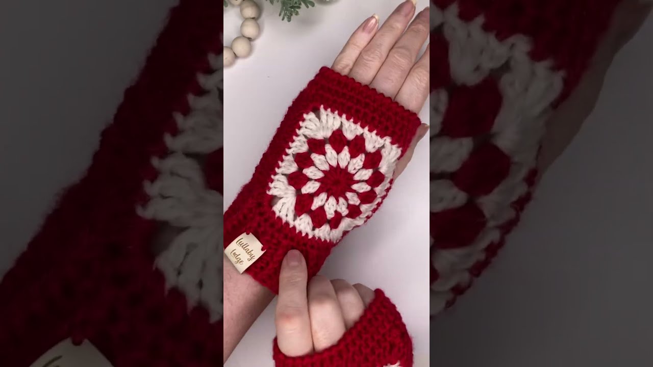 The Cutest Scandi Granny Square Gloves Short #fingerlessgloves