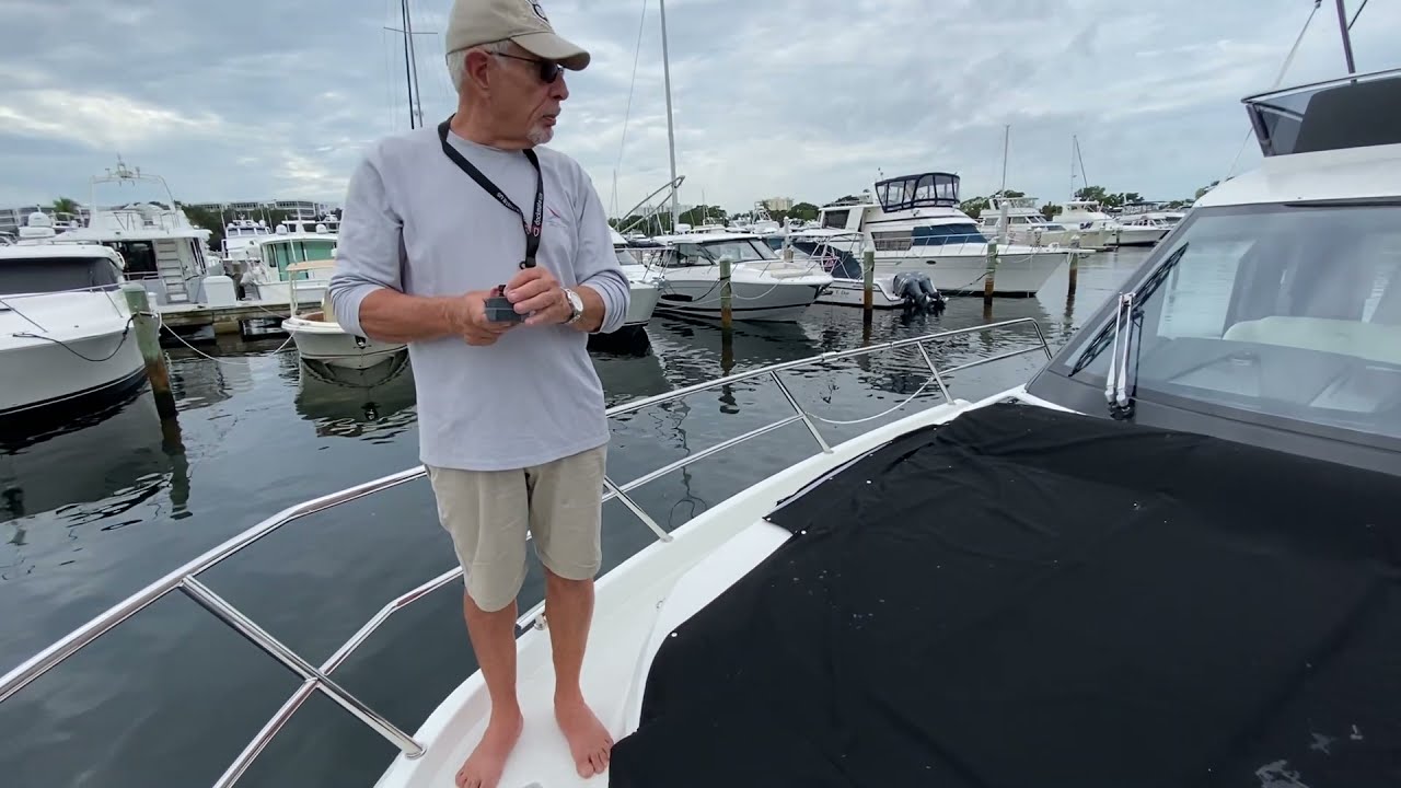 2020 Galeon 400 Fly - Check out this Dockmate Twist joystick demo & interview with the owner!