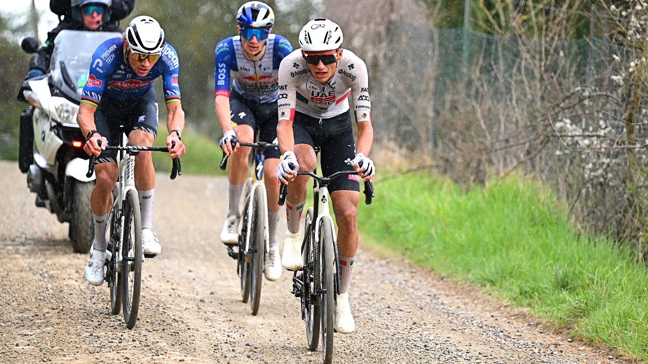 TRIELLO NEL FANGO | Van der Poel VS Del Toro VS Pellizzari | Tirreno-Adriatico 2026 Tappa 2