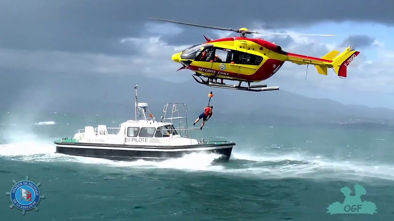 hélitreuillage à haut risque pour l'hélicoptère Dragon  de la Sécurité civile et la pilotine de PaP