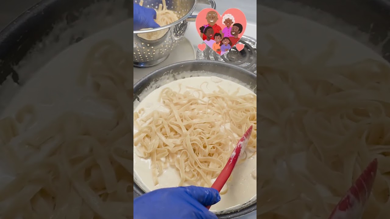 Fettuccine Alfredo con Pollo 😋#food #chefdefamilia #pasta #cooking #family #seattle #comida 