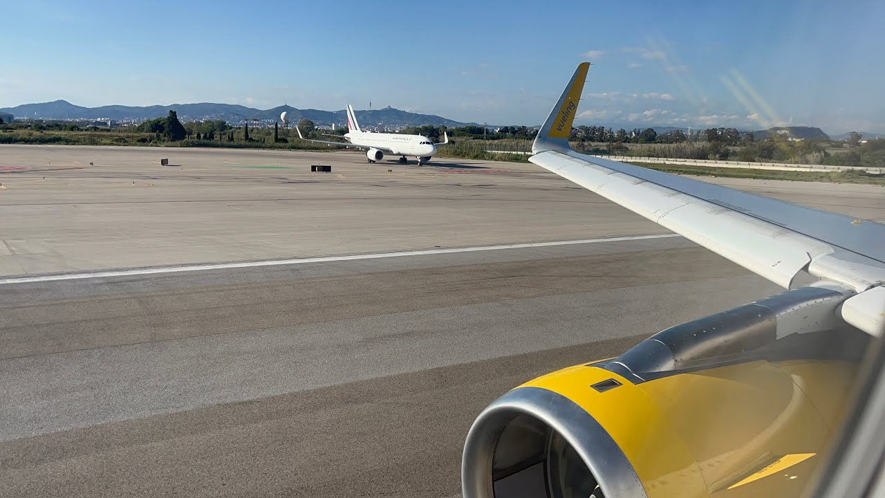 GOLDEN HOUR | Vueling A320 Takeoff from Barcelona El-Prat Airport