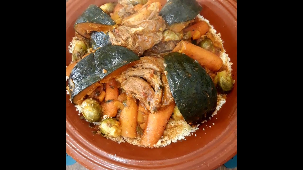 Couscous Marocchino la vera ricetta al vapore con carne e verdure spiegato in italiano.