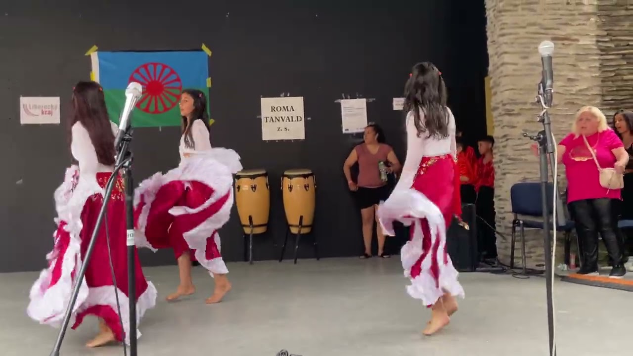 𝓡𝓸𝓶𝓪𝓷𝓸 𝓢𝓾𝓷𝓸 𝓛𝓲𝓫𝓮𝓻𝓮𝓬 Romsk&yacute; festival Jablonec nad Nisou