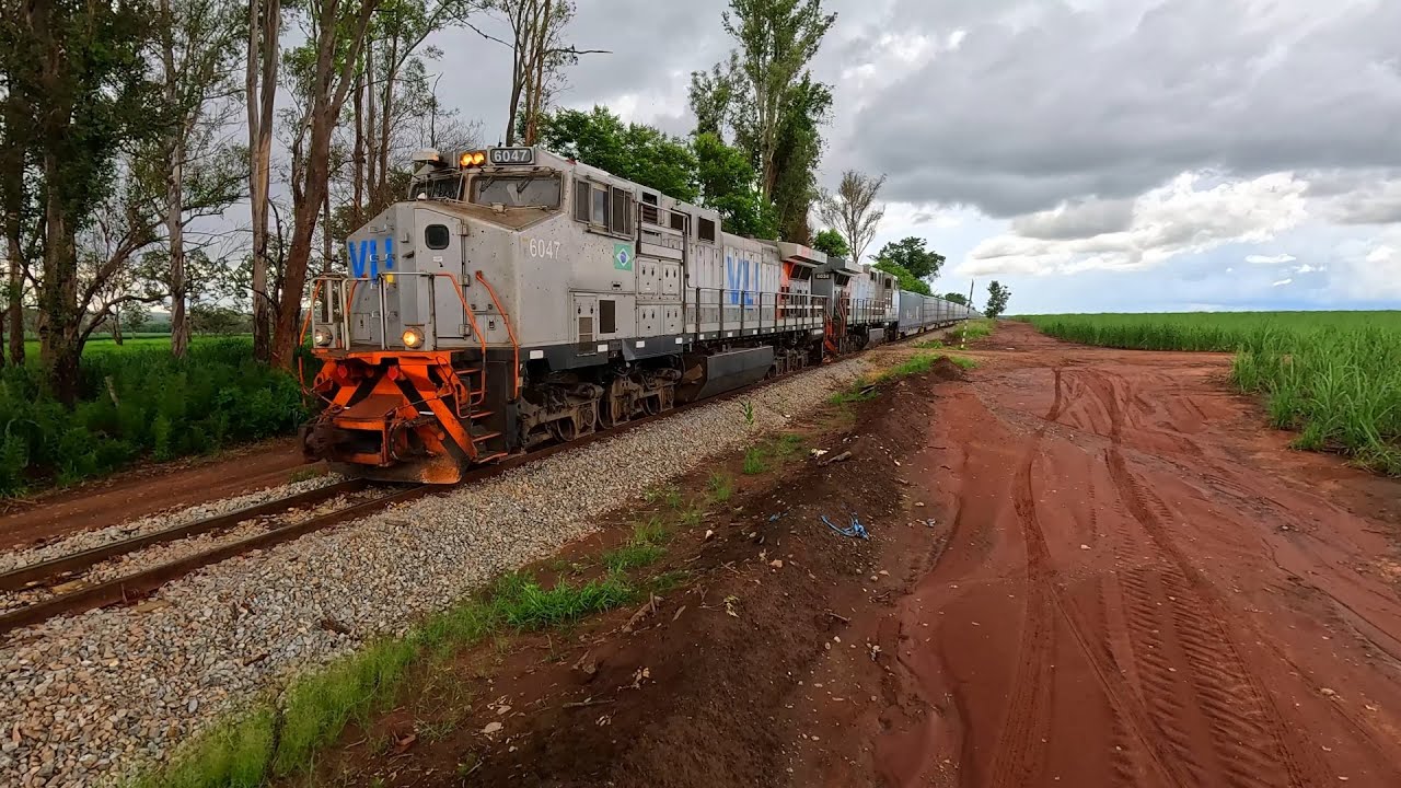 TREM AZUL IMPONENTE EM JAPARAÍBA-MG COM LOCOMOTIVAS DASH9