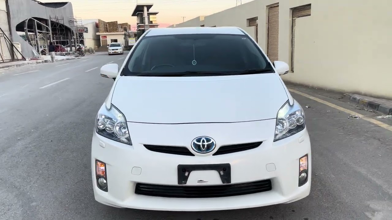 Ncp toyota prius full fresh 3pees light ٹویوٹا پرائس فل فریش مناسب قیمت 