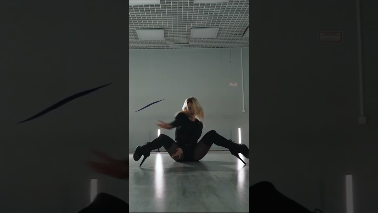Искала (Земфира) / frame up strip