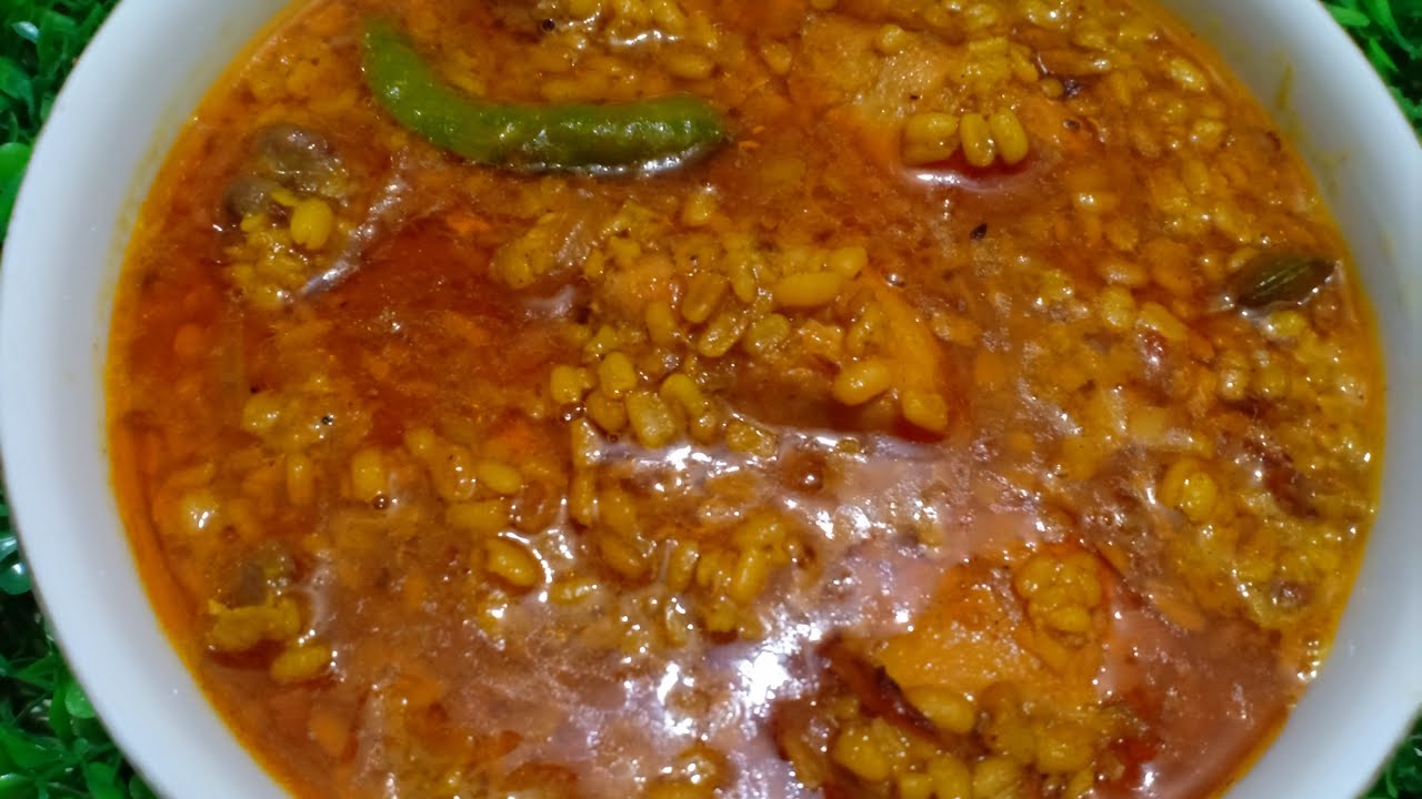মুখরোচক মজাদার মুগ ডাল দিয়ে মুরগির মাংস || Tasty Chicken Curry With Moong Daal ||| Roshna bilash ||