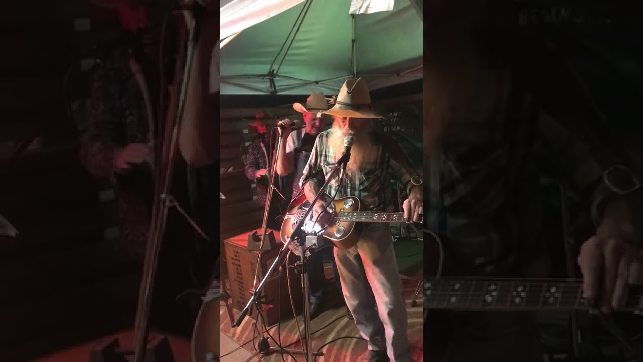 Hound Dog [Stoller and Lieber] by The Possum Scratchers .  Video by Juliette Lane .