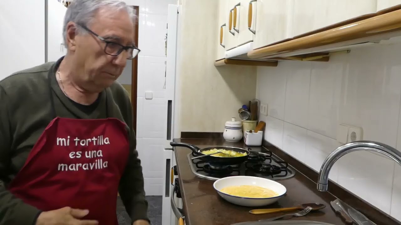 TORTILLA DE PATATA CON CEBOLLA