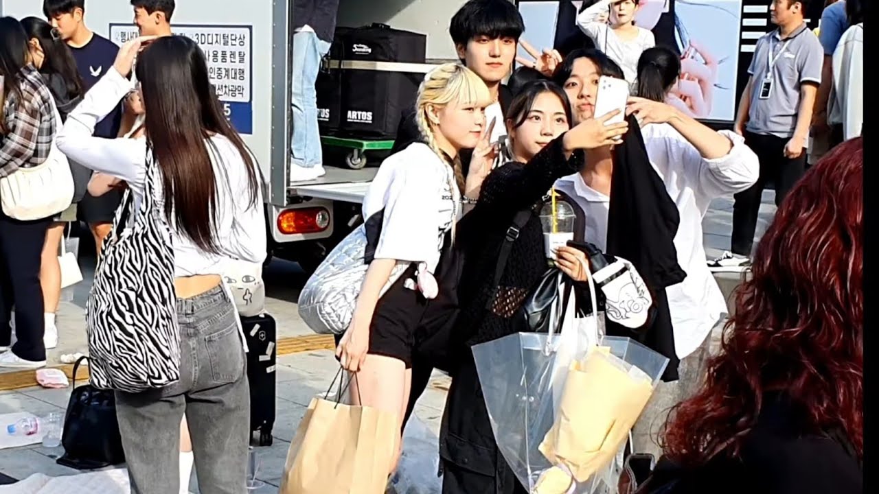 [STREET ARTIST] ARTBEAT. SINCHON BUSKING. WITH FANS. 230923.