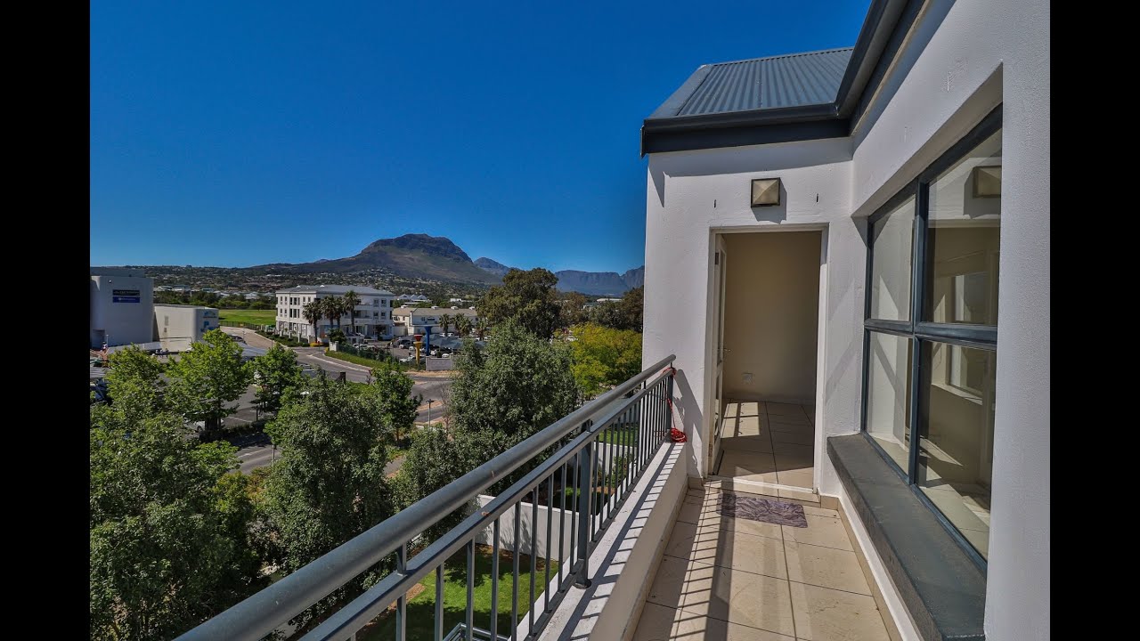 1 Bedroom apartment for sale in De Velde, Somerset West | Pam Golding Properties