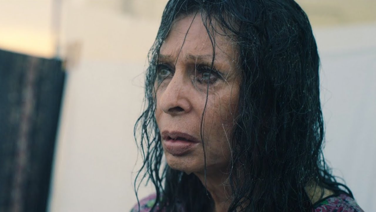 La vita davanti a s&eacute; (The Life Ahead) - Momo finds numb Madame Rosa