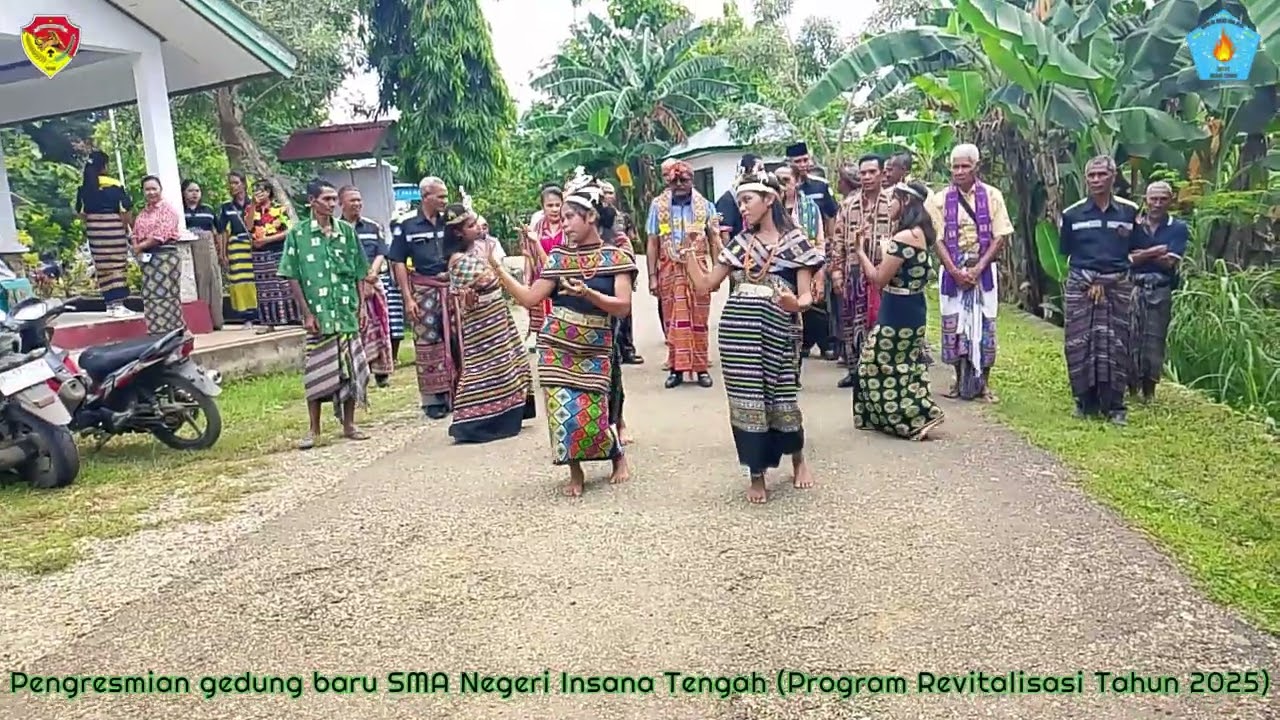 Pengresmian gedung baru SMA Negeri Insana Tengah
