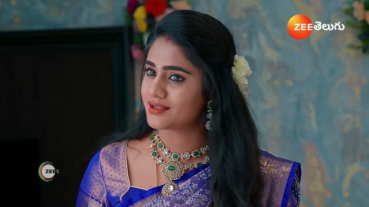 Jagadhatri Telugu | తన తల్లి నగలని  సిరి కి ఇస్తున్న  జేడీ