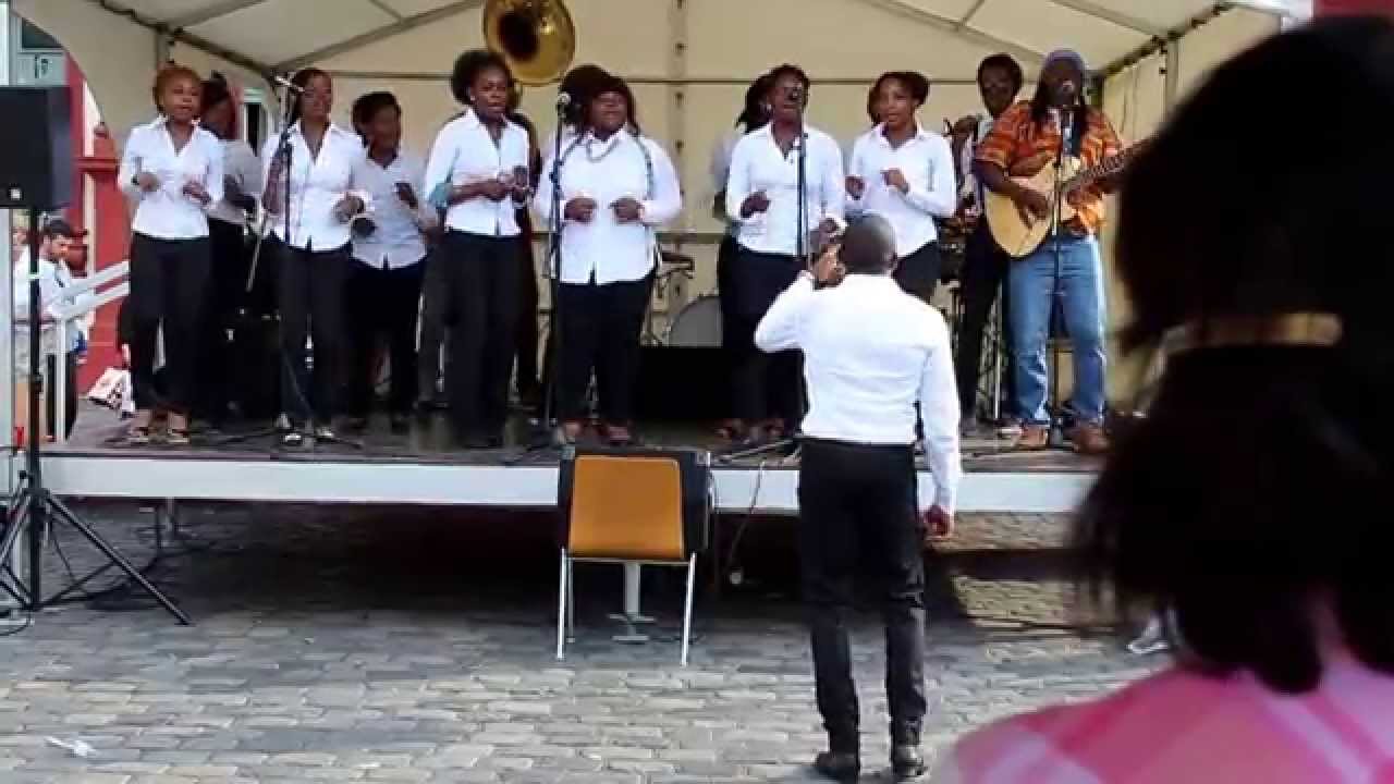 Bailando carnaval Tüten und Tönen