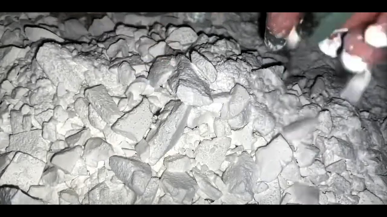 ASMR Lluvia de Trozos de Tiza de Gimnasio Picsil | Gym Chalk Chunks Rain