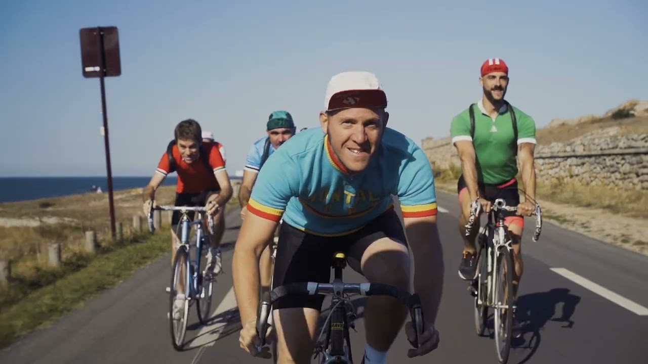 La bagnole - Le vélocipédiste (clip officiel)