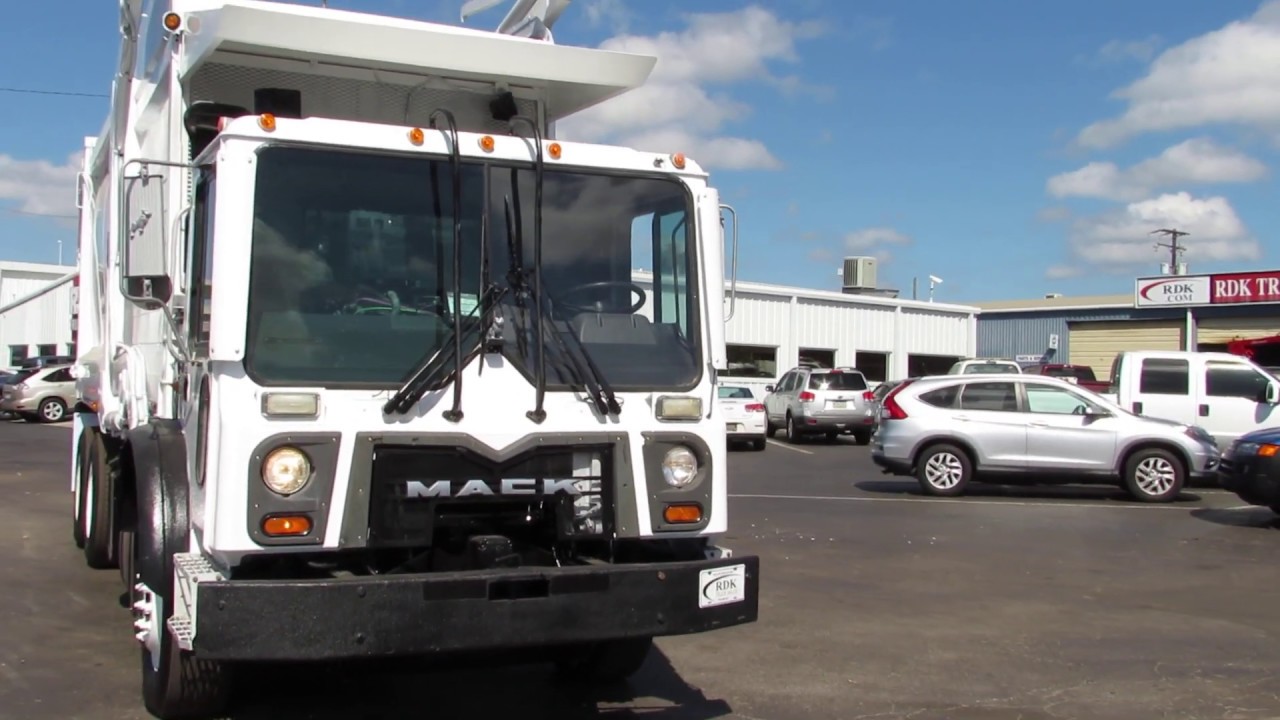 2011 Mack MRU613 Front Loader Garbage Truck