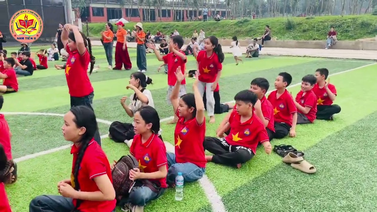 PHÚT GIÂY ĐẦY NĂNG LƯỢNG CỦA CHÚNG EM 