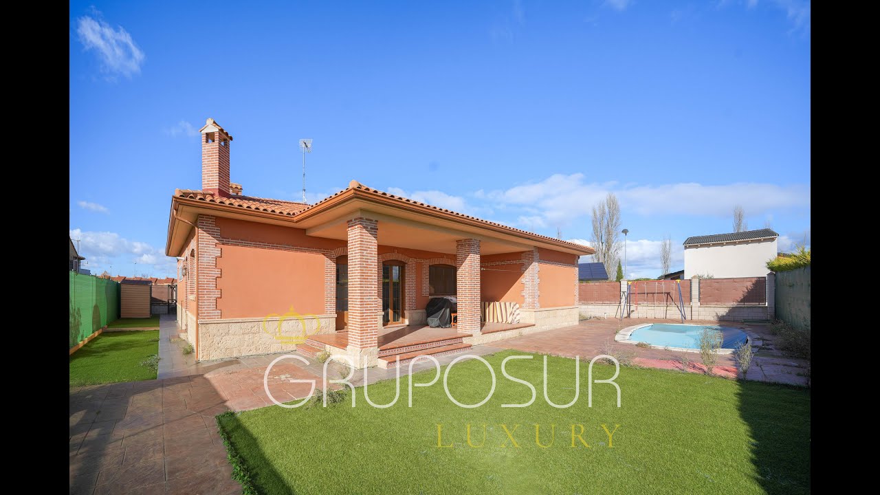 10023 GRUPOSUR. Exclusivo chalet con piscina y construido en una sola planta en El Soto, Aldeamayor