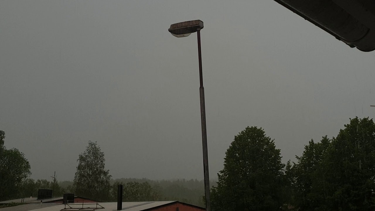 Kraftig oväder med blixtnedslag