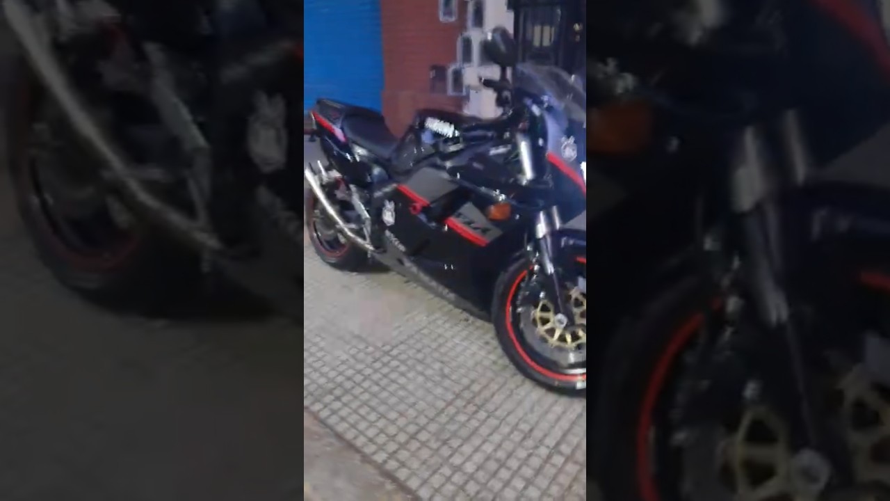 Yamaha FZR 1000 exup Free exhaust sound (Escape libre)