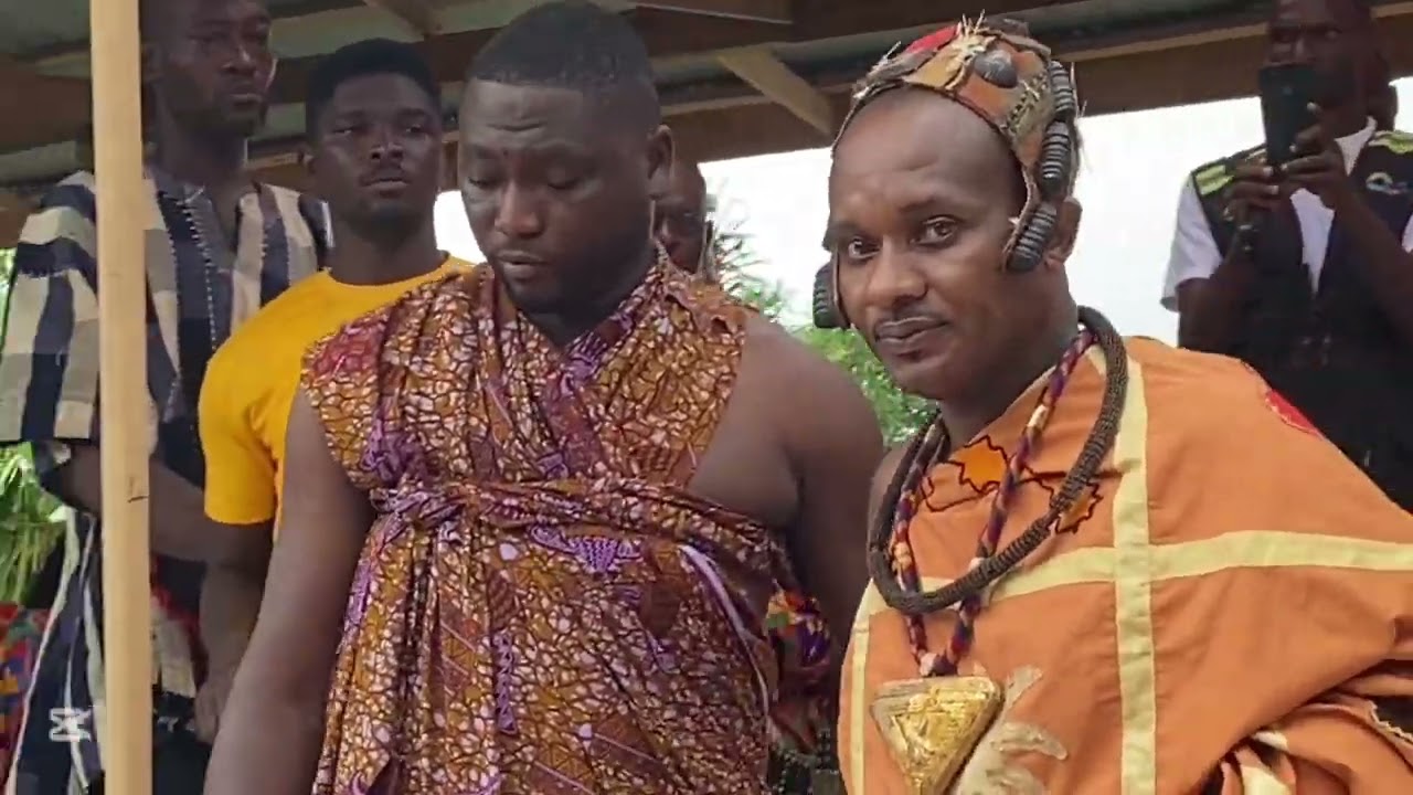 HOW QUEEN MOTHERS ARE ENSTOOLED IN EASTERN GHANA #traditional #traditionalceremony