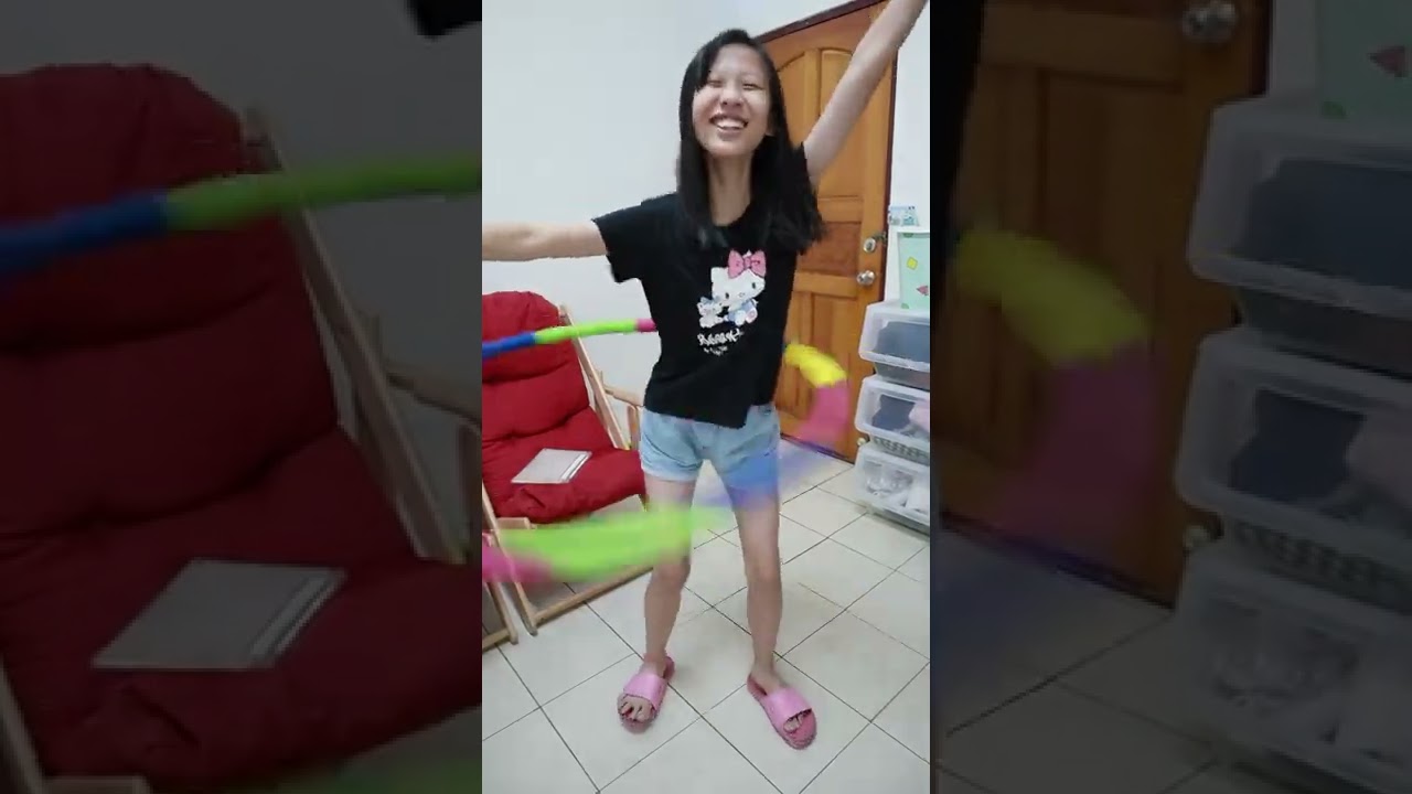 一般人玩呼拉圈VS蕾爸蕾媽玩呼啦圈 #蕾蕾tv ＃搞笑 #fitness #funny