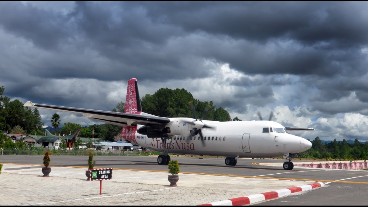 BANDARA PONGTIKU ; TRANSNUSA AIRLINES 50 SEAT PENERBANGAN MAKASSAR- TORAJA PP HARI SENIN - SABTU