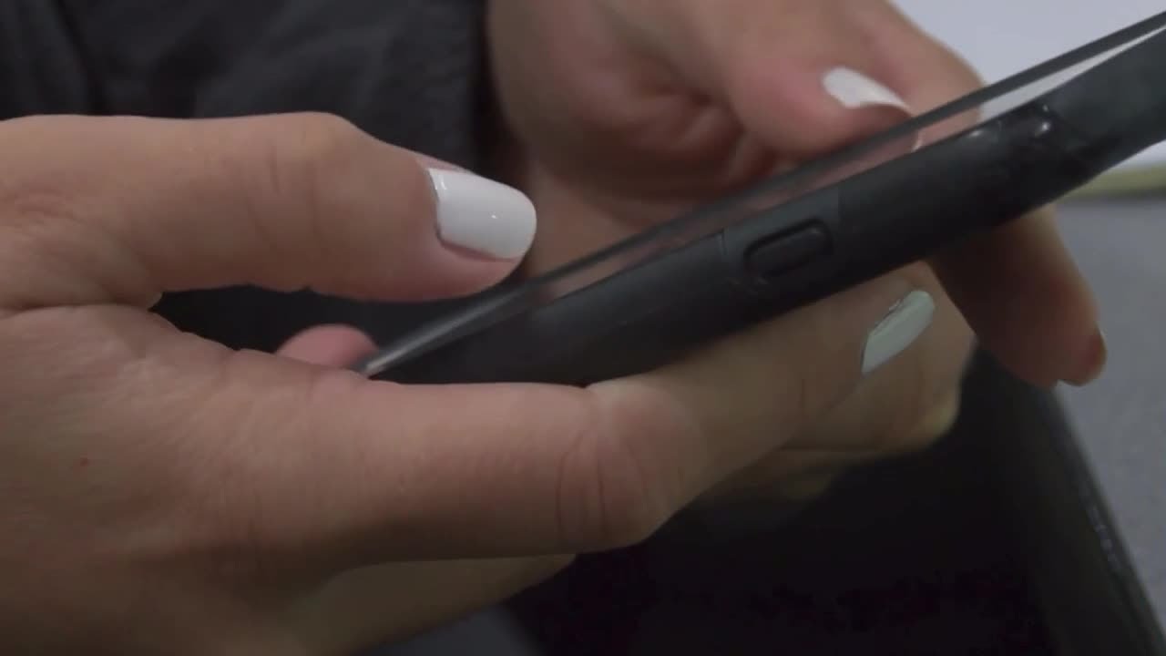 New California law will limit phone use in schools starting in 2026